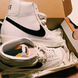 Nike Blazer Mid '77